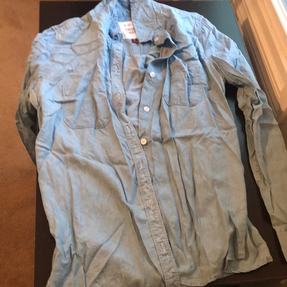 Button down shirt - Picture 2 of 3